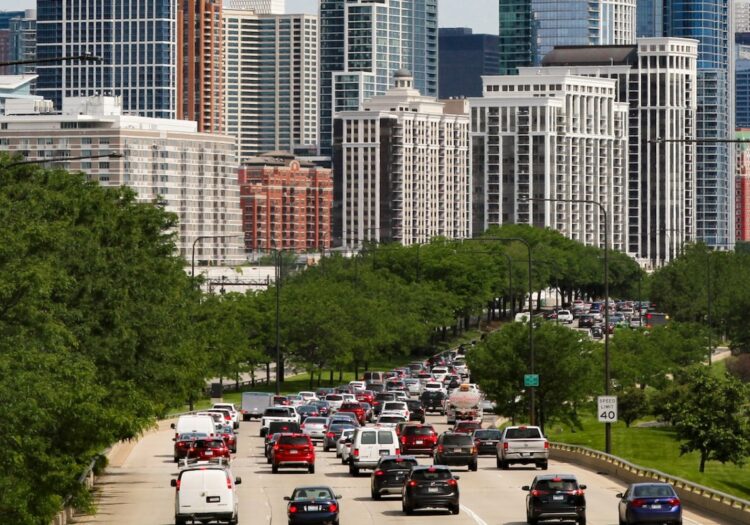 Traffic along Lake Shore Drive in Chicago